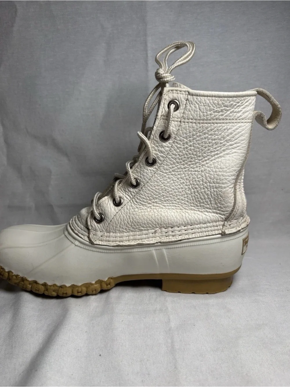 L.L. Bean Women's Off-White Lace-Up Duck Boots with Tan Sole women’s 9.5 men’s 8